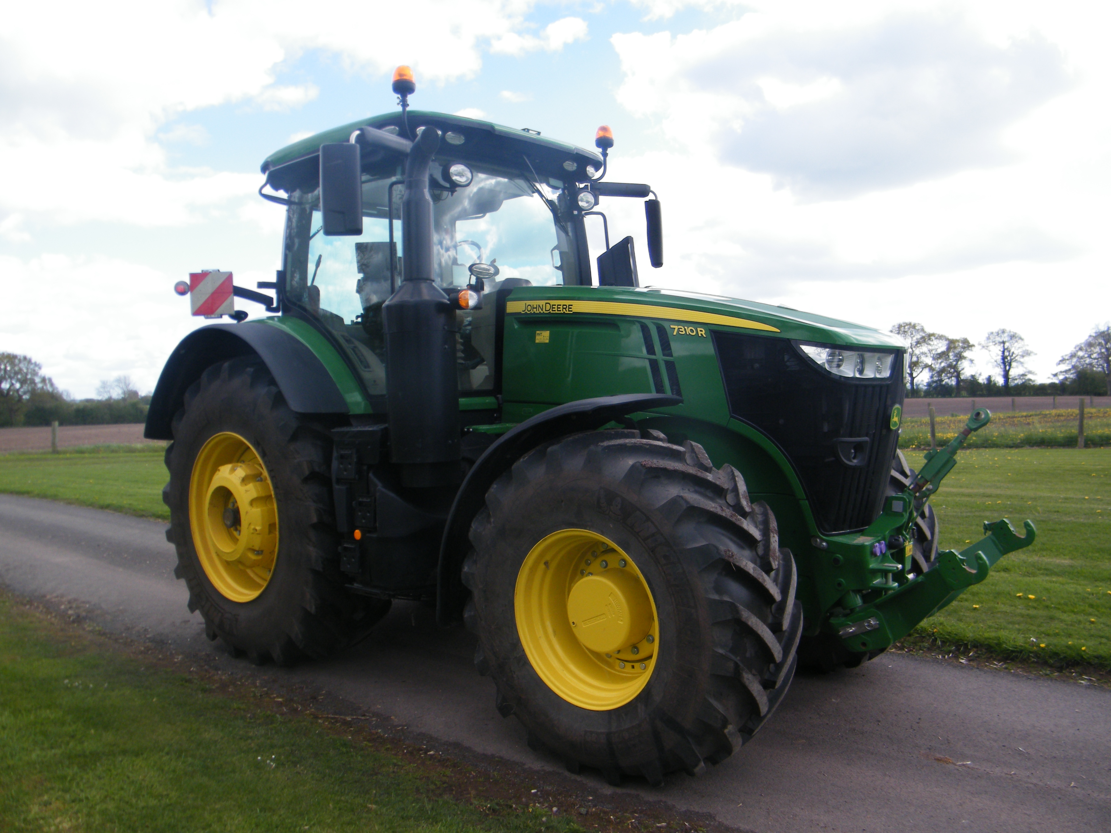 JOHN DEERE 7310R